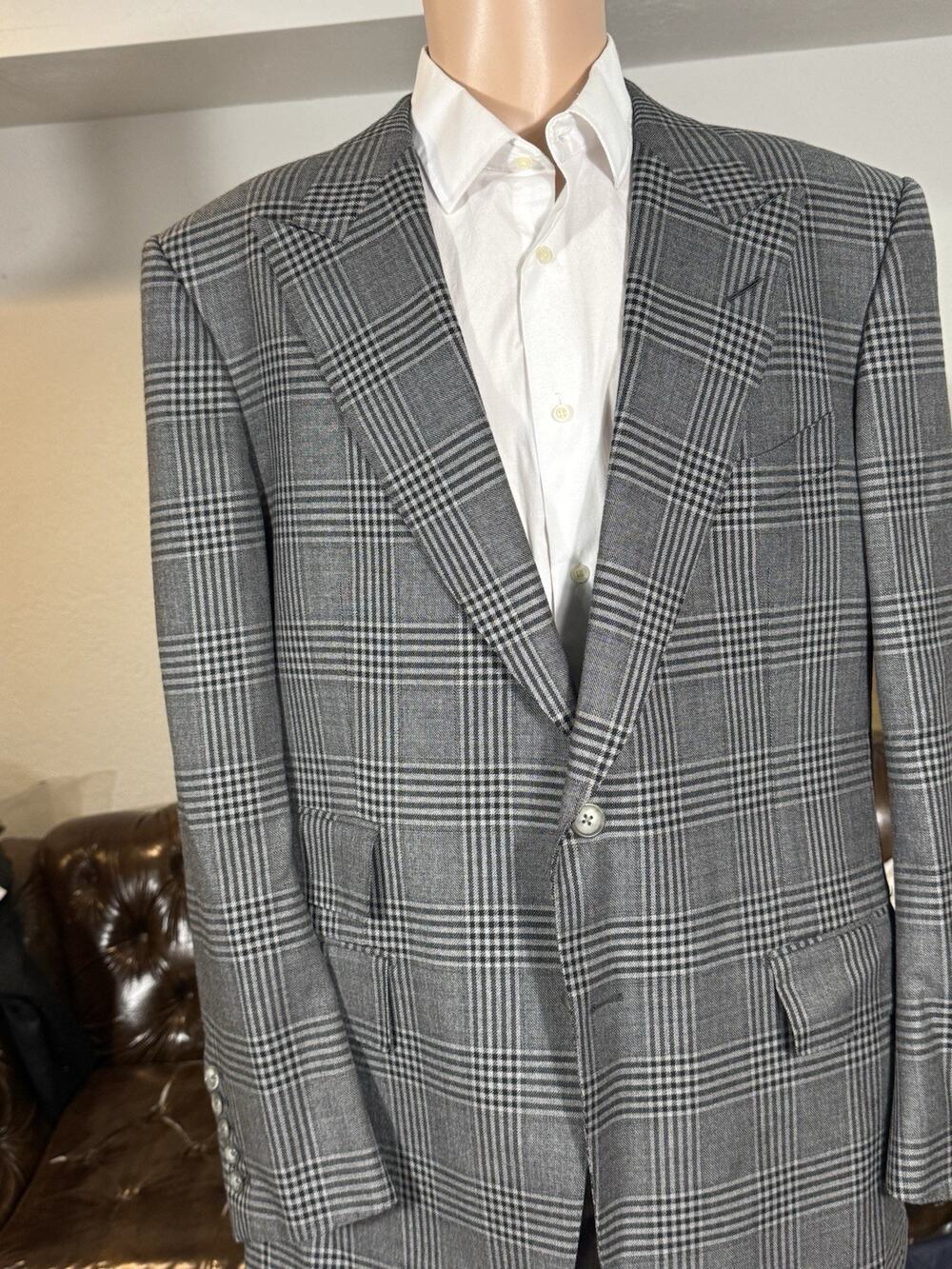 Tom Ford Gray Plaid Peak Lapel Wool Blazer 56R 46R US Men's EUC